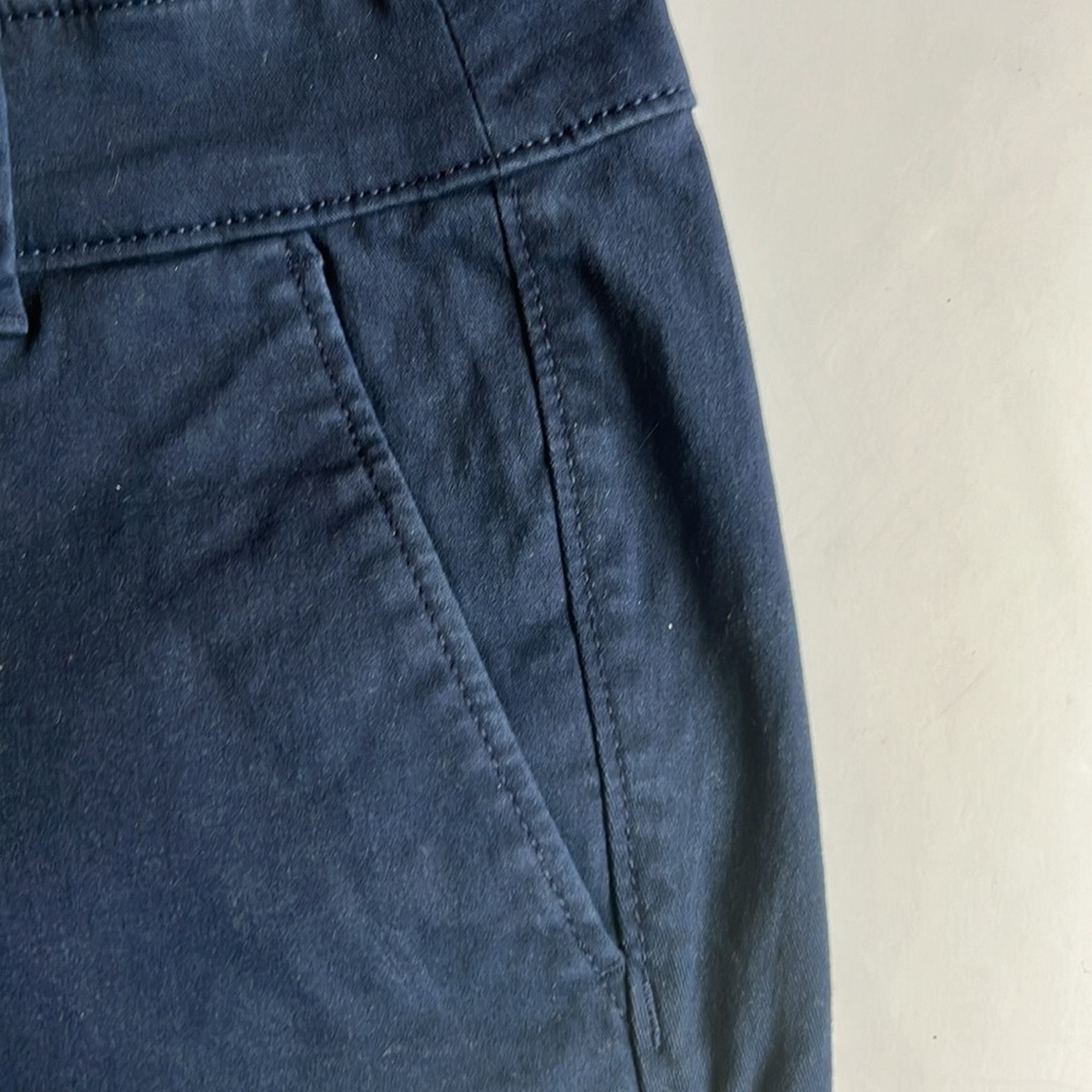 Loft Outlet navy blue burmuda roll shorts, size 4 - Picture 3 of 5